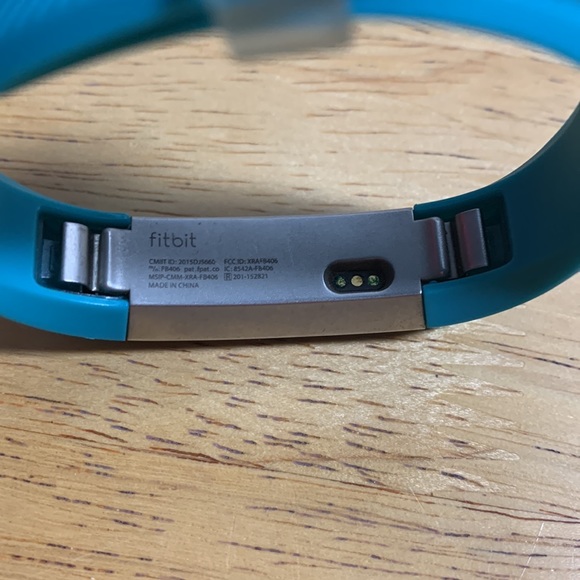 Fitbit Ultra HR - Picture 2 of 4